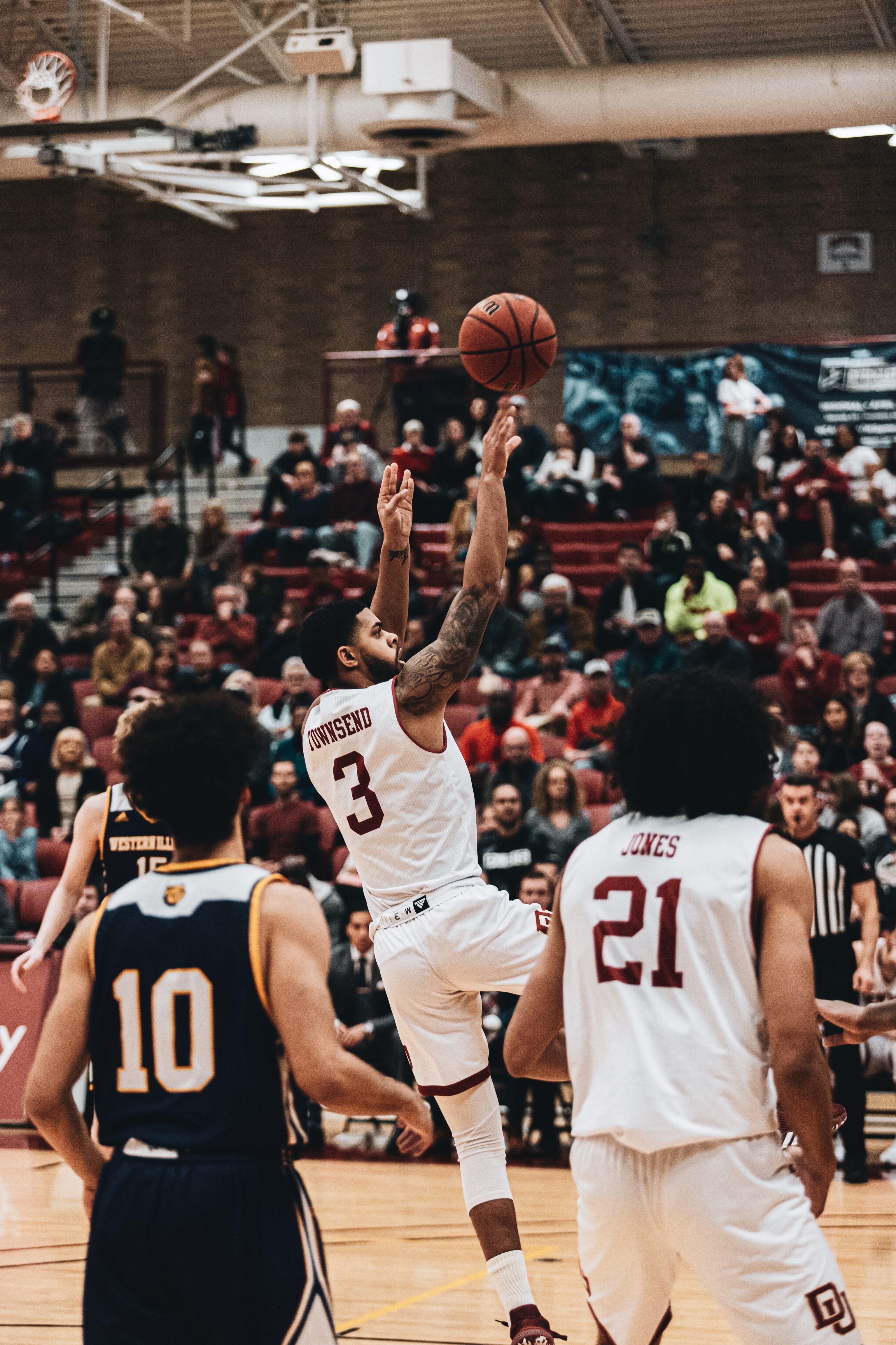 Basketball shot. One legged fade away